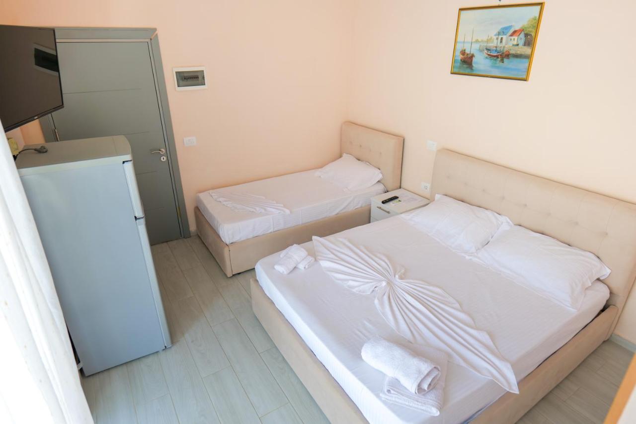 White Hotel Борш Экстерьер фото