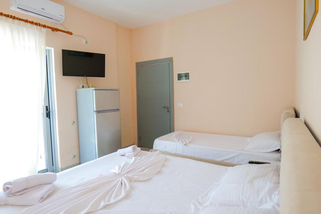 White Hotel Борш Экстерьер фото